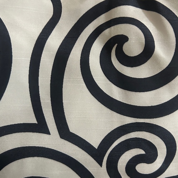 Elegant Swirl Pattern Throw Pillow - Picture 3 of 3